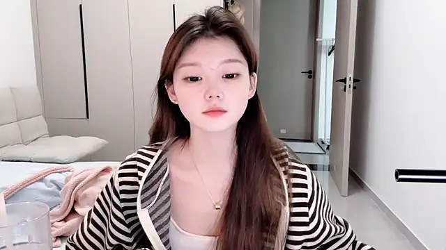 yangyang-1115 online show from 10-28-25, 05:08