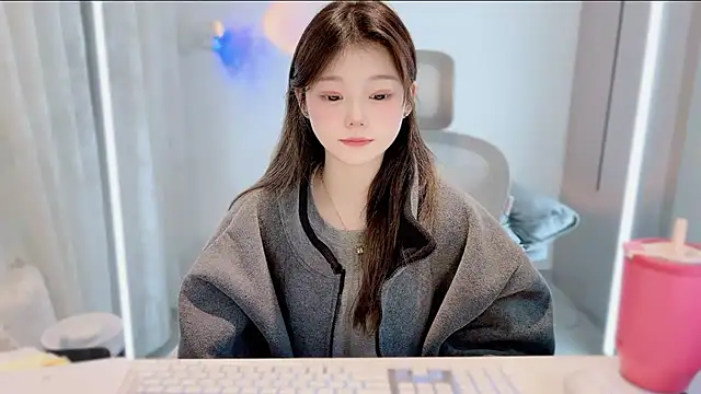 yangyang-1115 online show from 11-28-25, 03:50