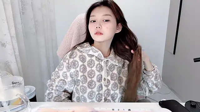 yangyang-1115 online show from 11-13-25, 05:33