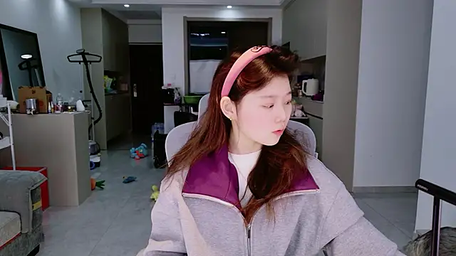 yangyang-1115 online show from 12-14-25, 05:35