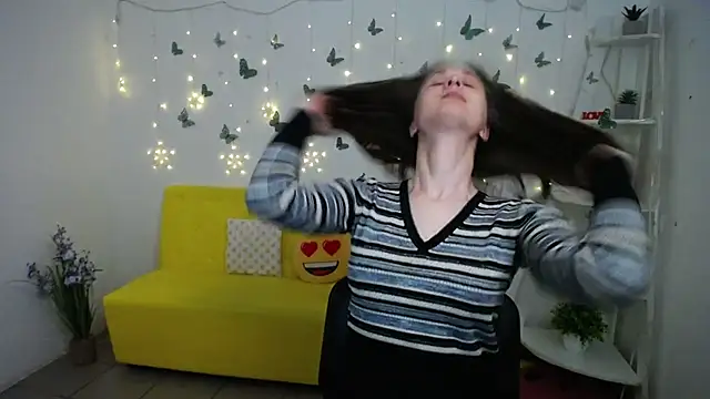 MichelLeee online show from 03-11-26, 12:21