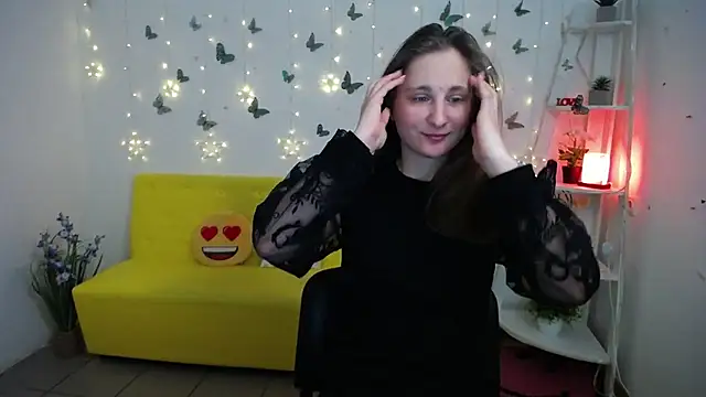 Snapshot of MichelLeee chatting on 04-24-26, 05:09 MichelLeee online show from 04-24-26, 05:09