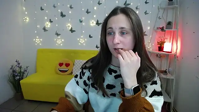 Snapshot of MichelLeee chatting on 04-22-26, 11:39 MichelLeee online show from 04-22-26, 11:39