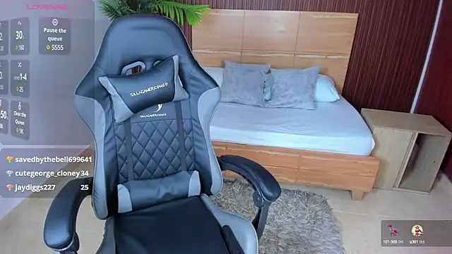 aurora johnson  online show from 03-18-25, 08:50