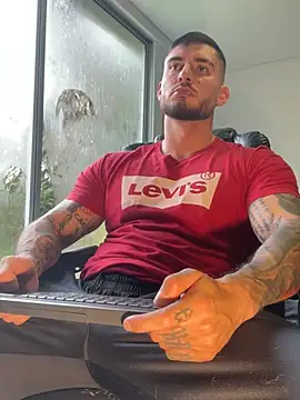 DimitriSullivan  online show from 04-08-26, 01:23