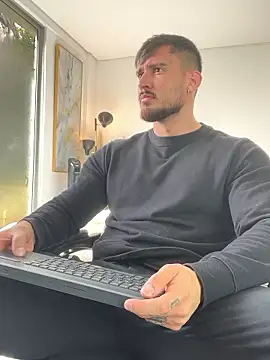 DimitriSullivan  online show from 01-09-26, 01:18