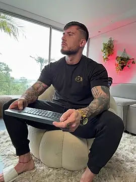 DimitriSullivan  online show from 12-04-25, 01:43