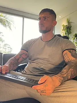 DimitriSullivan  online show from 04-10-26, 01:29