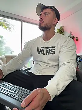 DimitriSullivan  online show from 12-05-25, 01:43