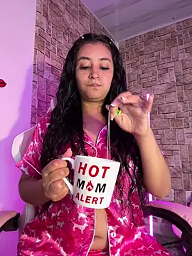 Snapshot of Lady_Rey chatting on 02-05-26, 02:07 Lady Rey online show from 02-05-26, 02:07