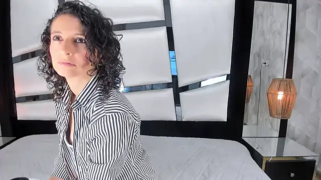 Snapshot of AriannaRussell_ chatting on 03-20-25, 01:37 AriannaRussell online show from 03-20-25, 01:37