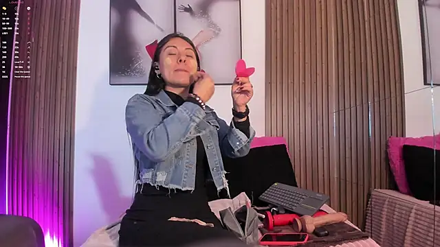 Ella Rousse online show from 09-18-25, 12:19