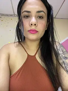 Snapshot of Leyna_Kenet chatting on 05-15-26, 02:09 Leyna Kenet online show from 05-15-26, 02:09