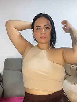 Leyna Kenet online show from 03-02-25, 12:09