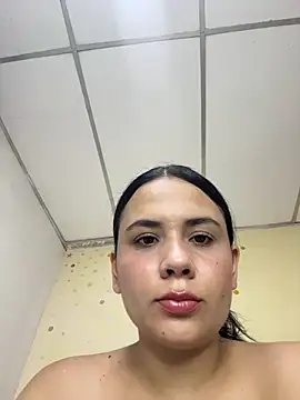Snapshot of Leyna_Kenet chatting on 06-10-26, 03:19 Leyna Kenet online show from 06-10-26, 03:19