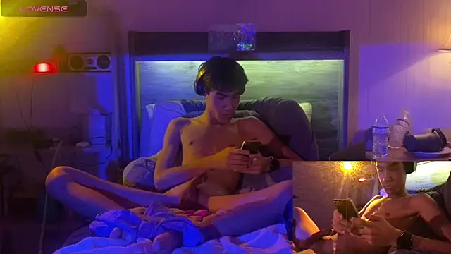 Snapshot of Linc0ln_dykes chatting on 12-17-24, 01:07 Linc0ln dykes online show from 12-17-24, 01:07