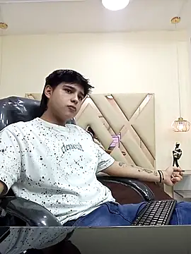 Snapshot of AndrewPherson chatting on 04-15-26, 12:53 AndrewPherson online show from 04-15-26, 12:53