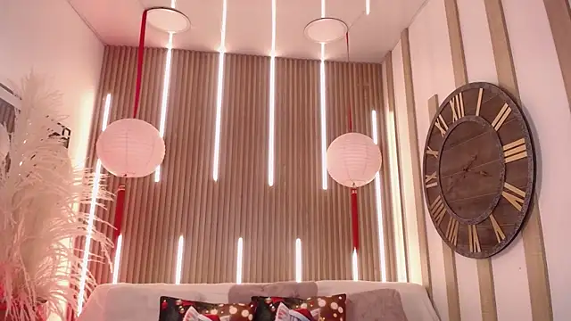 Aniie Doll online show from 12-20-25, 08:44