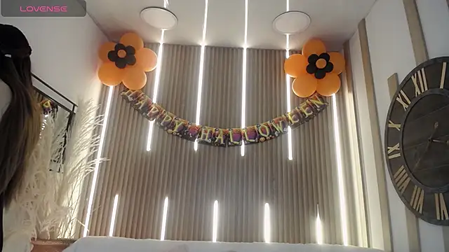 Aniie Doll online show from 10-15-25, 08:39