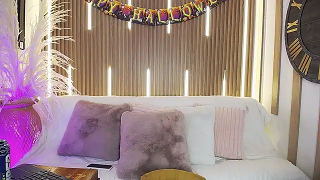 Aniie Doll online show from 10-27-25, 08:21