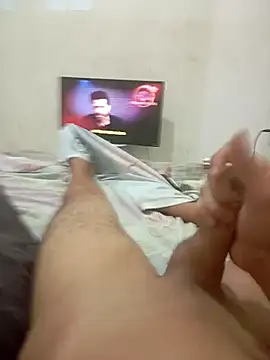Snapshot of kaioh13 chatting on 12-12-24, 12:27 kaioh13 online show from 12-12-24, 12:27
