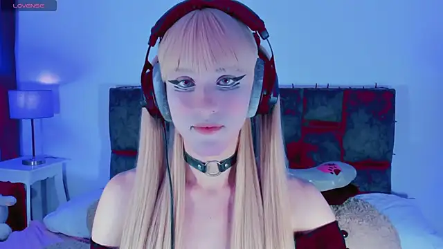 Snapshot of Kirmyy_ chatting on 09-24-25, 09:10 Kirmyy online show from 09-24-25, 09:10