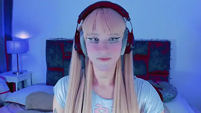 Snapshot of Kirmyy_ chatting on 09-29-25, 10:15 Kirmyy online show from 09-29-25, 10:15