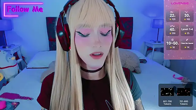 Snapshot of Kirmyy_ chatting on 02-19-25, 10:31 Kirmyy online show from 02-19-25, 10:31