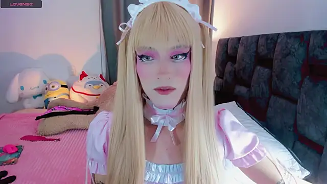 Snapshot of Kirmyy_ chatting on 03-21-25, 11:12 Kirmyy online show from 03-21-25, 11:12