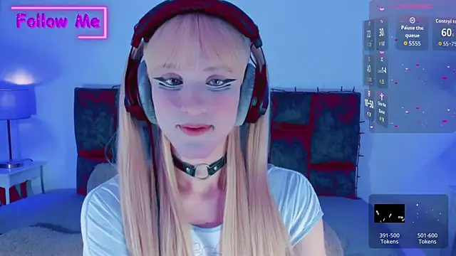 Snapshot of Kirmyy_ chatting on 10-13-25, 09:27 Kirmyy online show from 10-13-25, 09:27