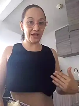 nicolle milf1978 online show from 06-10-26, 12:50
