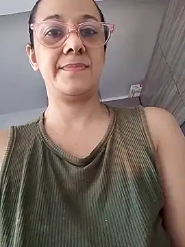 nicolle milf1978 online show from 06-30-26, 01:44