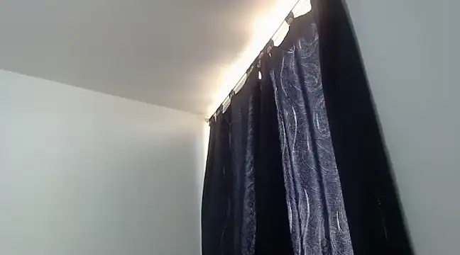 nicolle milf1978 online show from 03-08-25, 09:40