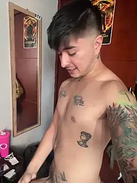 Lyam Ross online show from 12-28-24, 03:37