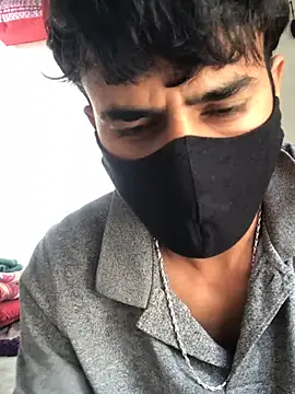 Snapshot of manuu79 chatting on 03-07-25, 12:01 manuu79 online show from 03-07-25, 12:01