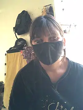 Snapshot of manuu79 chatting on 03-04-25, 04:20 manuu79 online show from 03-04-25, 04:20