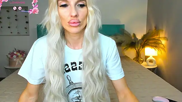 Lana kitty   online show from 09-10-25, 09:14