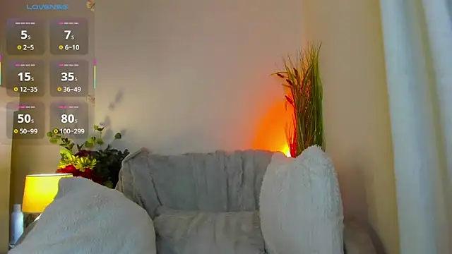 Snapshot of Milena_candyy chatting on 05-01-26, 07:19 Milena candyy online show from 05-01-26, 07:19