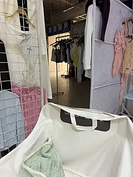 Selenaaaaa- online show from 04-04-26, 05:14