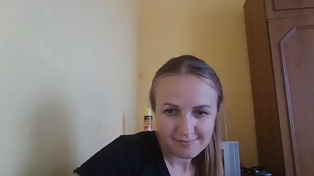 Snapshot of Milaniya261 chatting on 06-24-26, 10:47 Milaniya261 online show from 06-24-26, 10:47