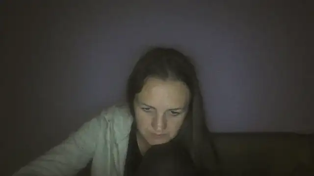 Snapshot of Milaniya261 chatting on 07-14-26, 02:05 Milaniya261 online show from 07-14-26, 02:05