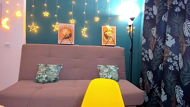 Snapshot of Xloe_Queen chatting on 03-02-25, 02:04 Xloe Queen online show from 03-02-25, 02:04