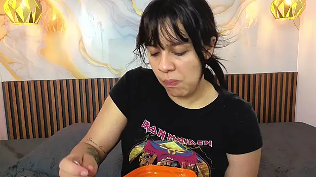 Snapshot of MelissaGilll chatting on 02-27-26, 08:08 MelissaGilll online show from 02-27-26, 08:08