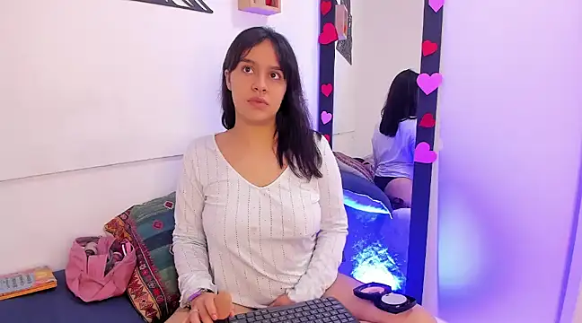 Snapshot of MelissaGilll chatting on 03-13-25, 02:01 MelissaGilll online show from 03-13-25, 02:01