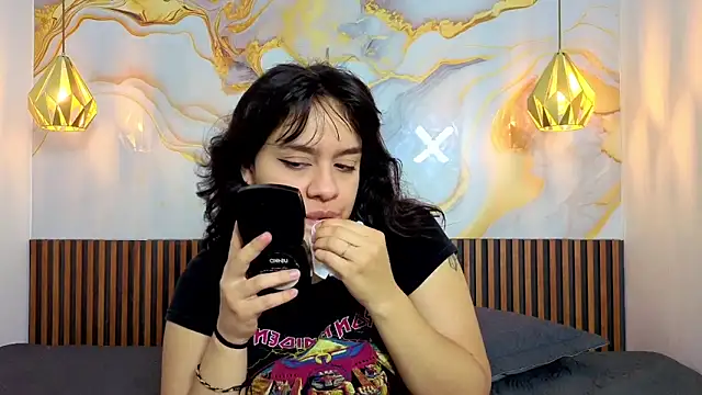 Snapshot of MelissaGilll chatting on 02-18-26, 07:32 MelissaGilll online show from 02-18-26, 07:32