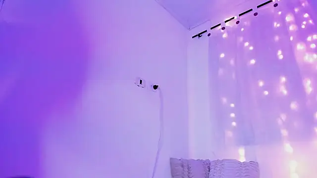 Aria uwu online show from 02-22-25, 10:07