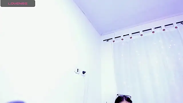 Aria uwu online show from 02-04-25, 06:04