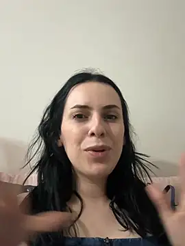 Snapshot of Morguisssz chatting on 05-27-26, 03:14 Morguisssz online show from 05-27-26, 03:14