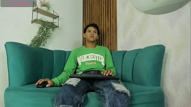 Snapshot of Jeffry_wolvess chatting on 02-13-26, 02:28 Jeffry wolvess online show from 02-13-26, 02:28