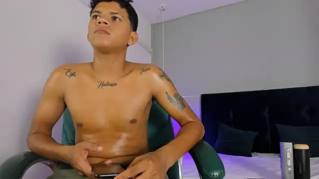 Snapshot of Jeffry_wolvess chatting on 02-24-26, 12:00 Jeffry wolvess online show from 02-24-26, 12:00